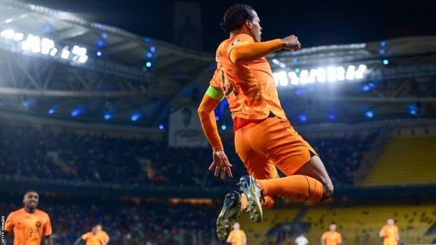 星空体育-科曼命硬，范戴克有种，但荷兰这进攻太辣眼睛了吧？