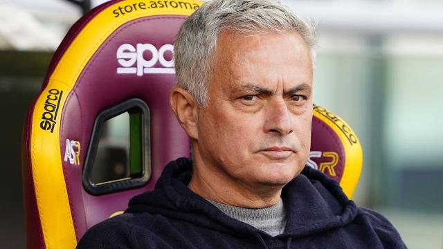 【观察】罚内鬼，踩球员，穆里尼奥为转会窗再次逼宫