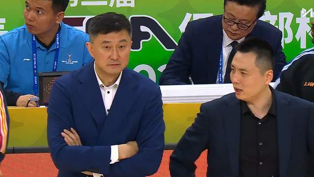 星空体育官网-果然遭3杀！广东惨负上海无缘4强，杜锋弃用强援，奎因空砍37+14